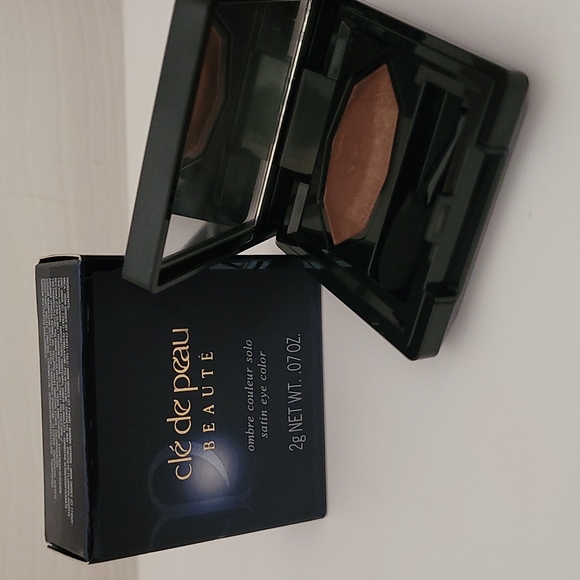 cle de peau Other - cle' de peau Satin Eyeshadow single 113